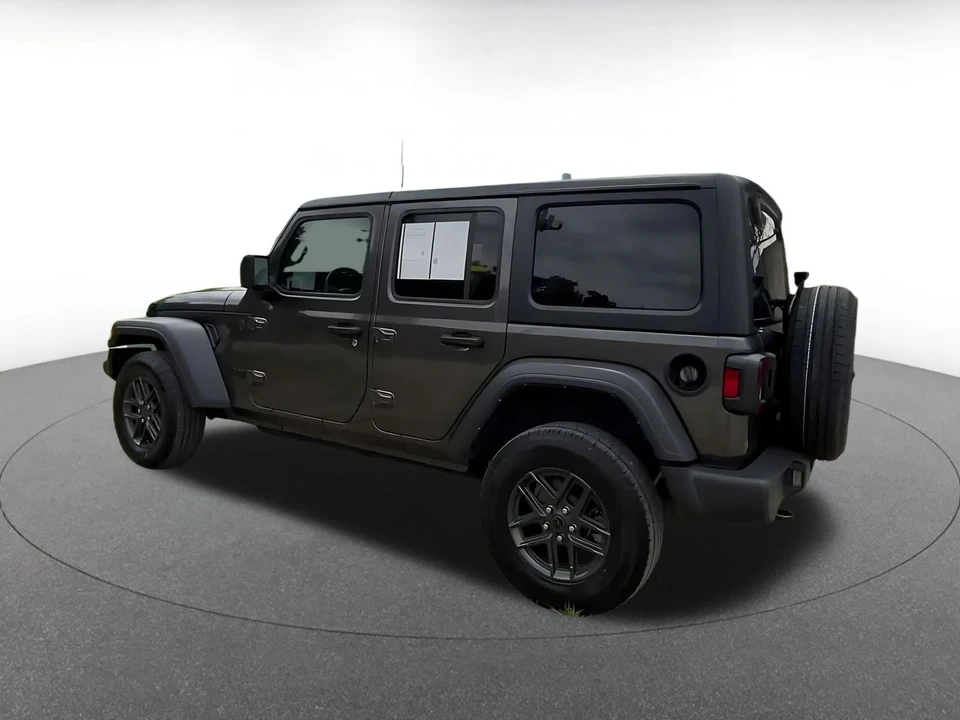 2025 Jeep JL Wrangler - Image 12 of 31