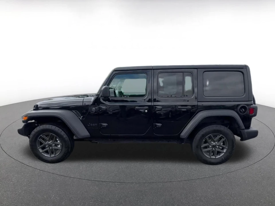 2025 Jeep JL Wrangler - Image 9 of 31