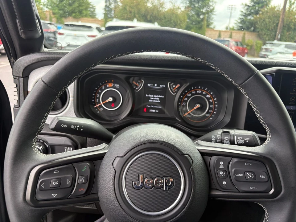 2025 Jeep JL Wrangler - Image 29 of 31