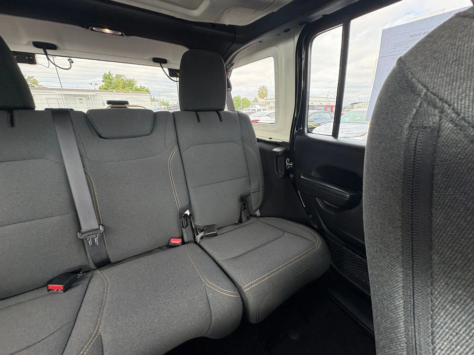 2025 Jeep JL Wrangler - Image 31 of 31