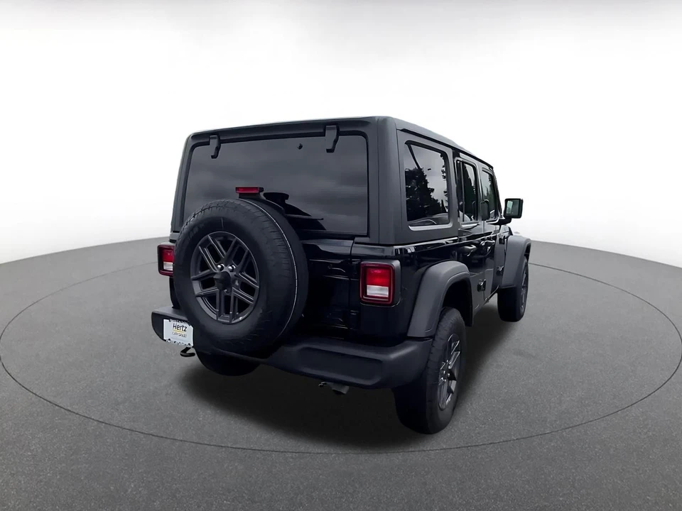 2025 Jeep JL Wrangler - Image 14 of 31