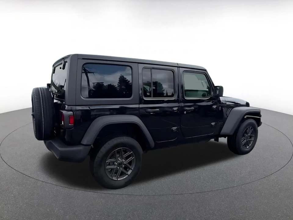 2025 Jeep JL Wrangler - Image 16 of 31