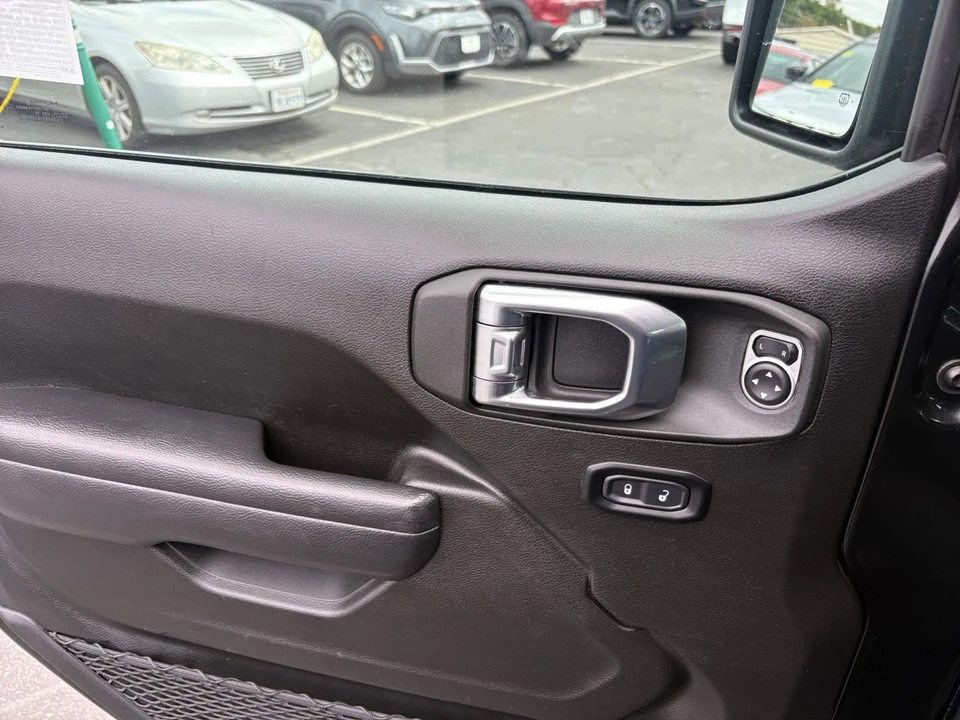 2025 Jeep - Image 17 of 31