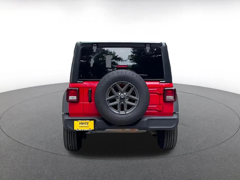 2025 Jeep JL Wrangler - Image 15 of 31