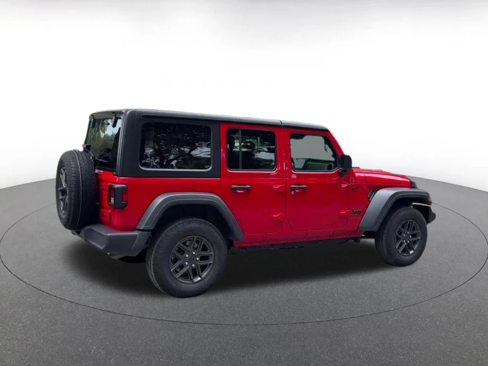 2025 Jeep JL Wrangler - Image 17 of 31