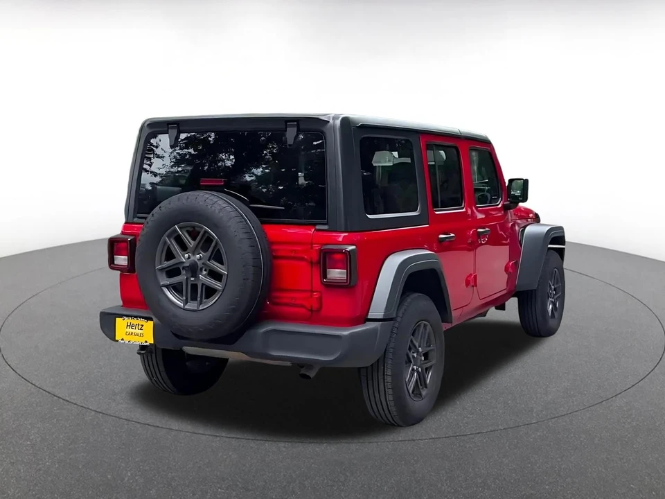 2025 Jeep JL Wrangler - Image 16 of 31