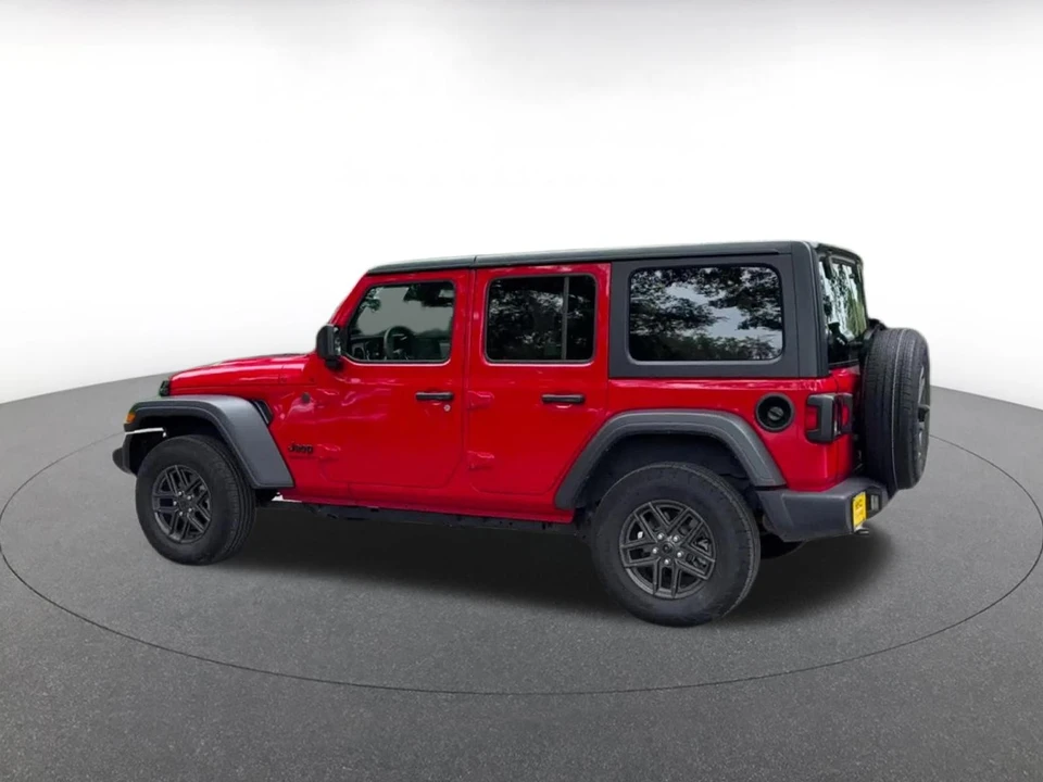 2025 Jeep JL Wrangler - Image 12 of 31