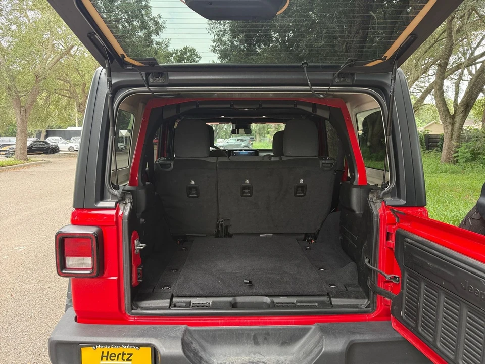 2025 Jeep JL Wrangler - Image 30 of 31