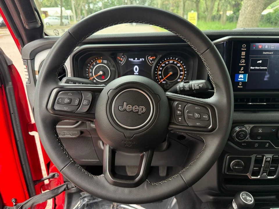 2025 Jeep JL Wrangler - Image 28 of 31