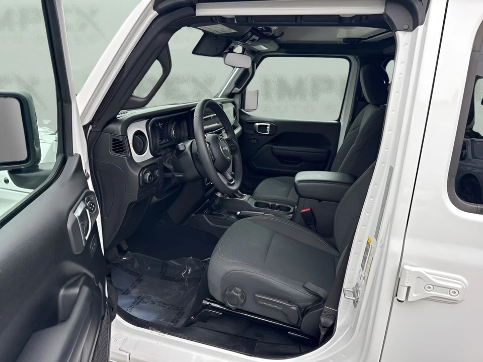 2025 Jeep JL Wrangler - Image 9 of 31