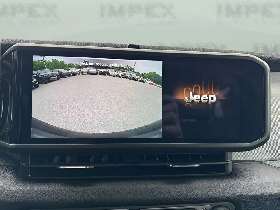 2025 Jeep JL Wrangler - Image 19 of 31
