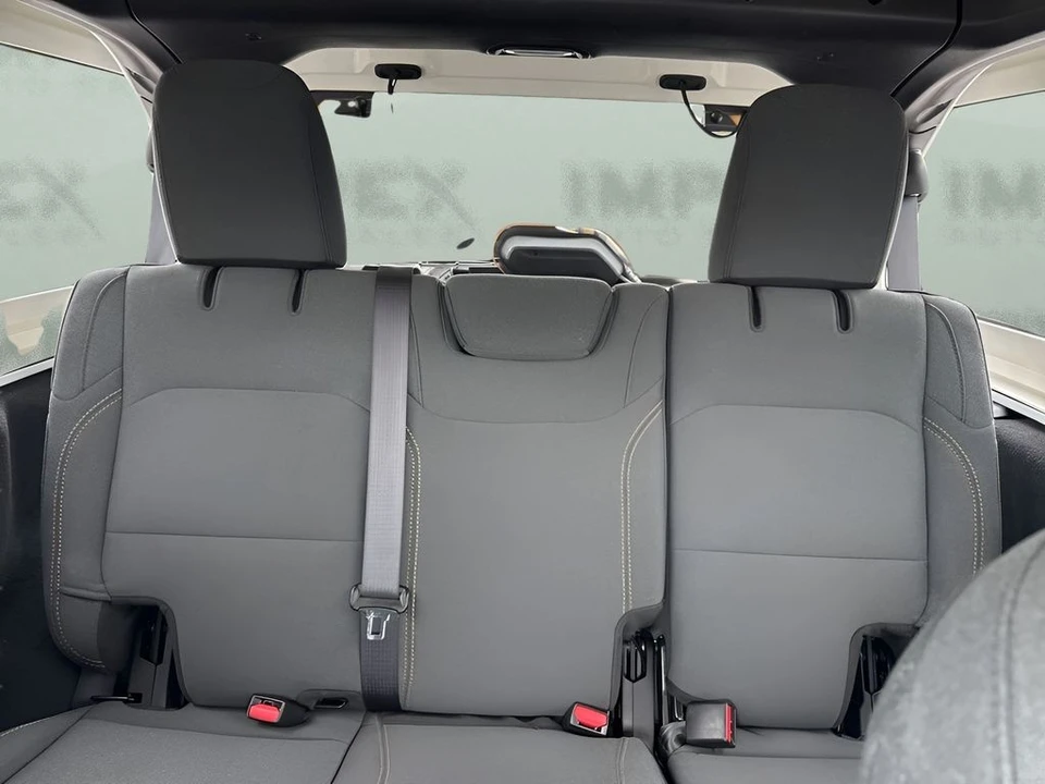 2025 Jeep JL Wrangler - Image 10 of 31