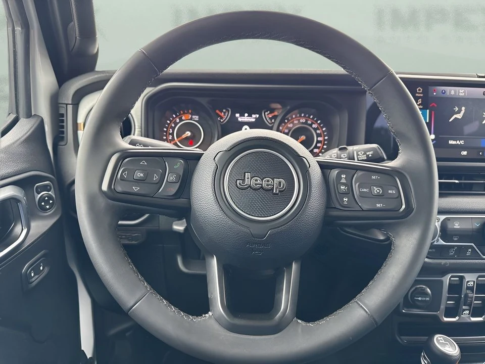 2025 Jeep JL Wrangler - Image 12 of 31