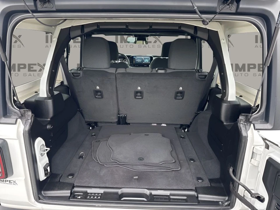 2025 Jeep JL Wrangler - Image 29 of 31