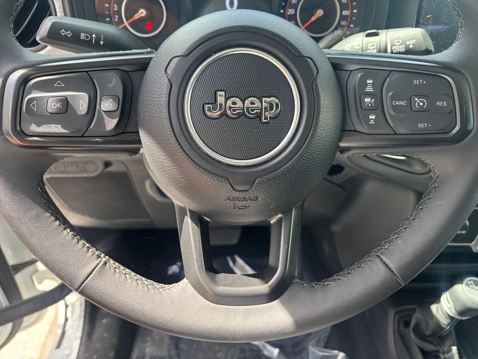 2025 Jeep JL Wrangler - Image 22 of 31