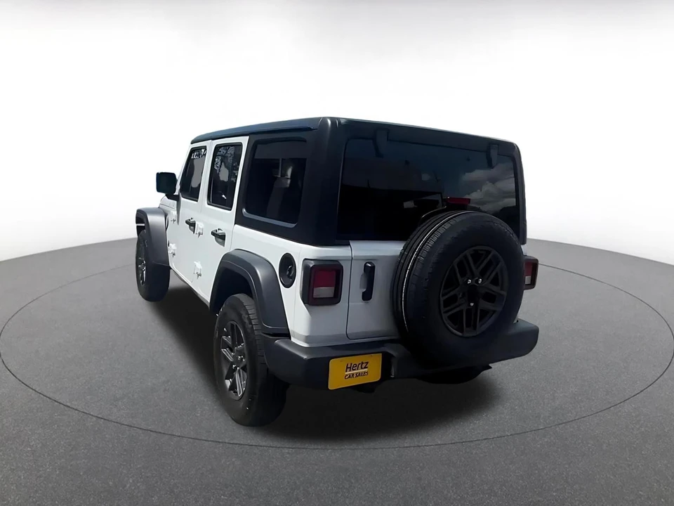 2025 Jeep JL Wrangler - Image 9 of 31