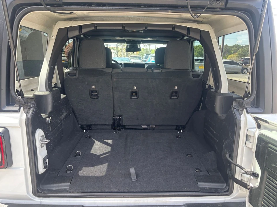 2025 Jeep JL Wrangler - Image 25 of 31