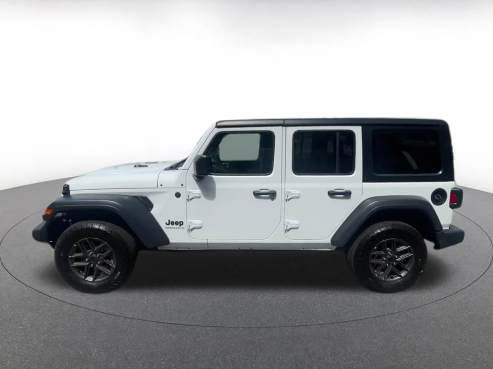 2025 Jeep JL Wrangler - Image 7 of 31