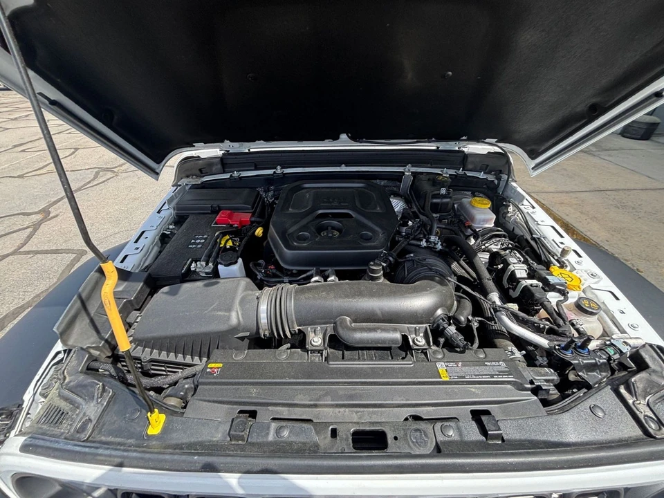 2025 Jeep JL Wrangler - Image 26 of 31