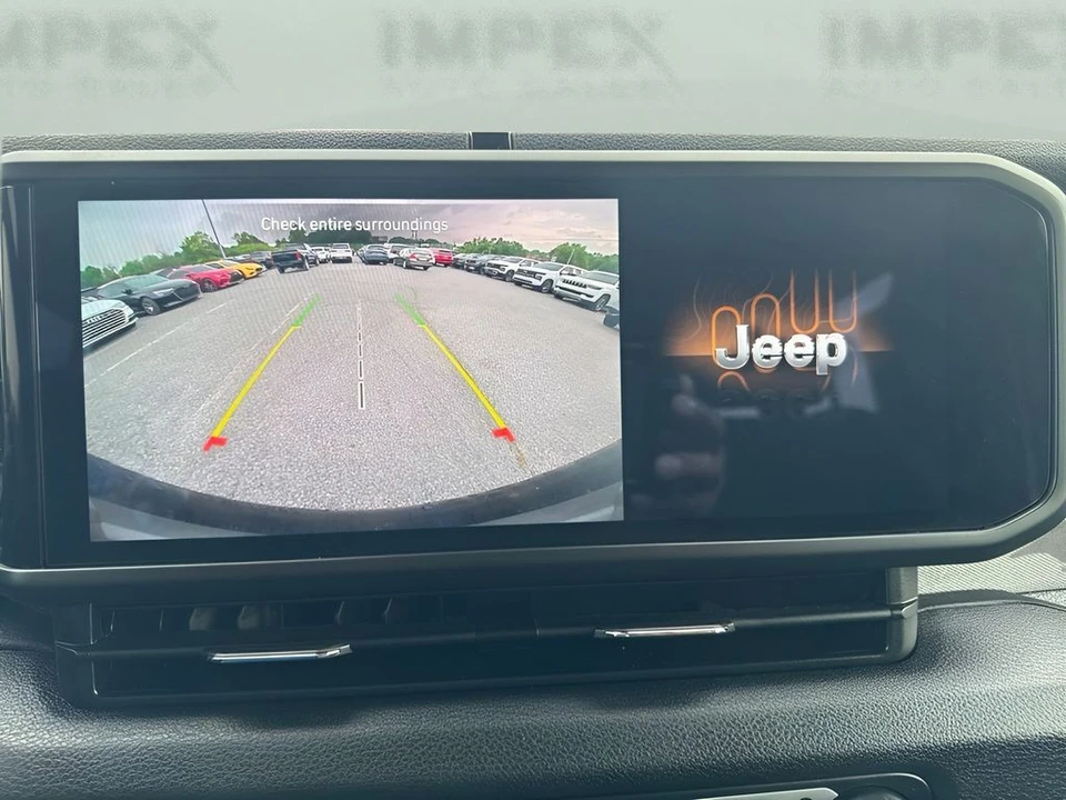 2025 Jeep JL Wrangler - Image 18 of 31