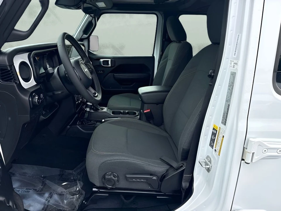 2025 Jeep JL Wrangler - Image 9 of 31