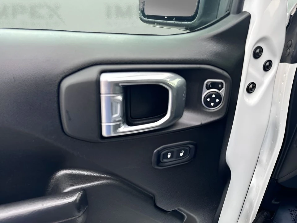 2025 Jeep JL Wrangler - Image 24 of 31