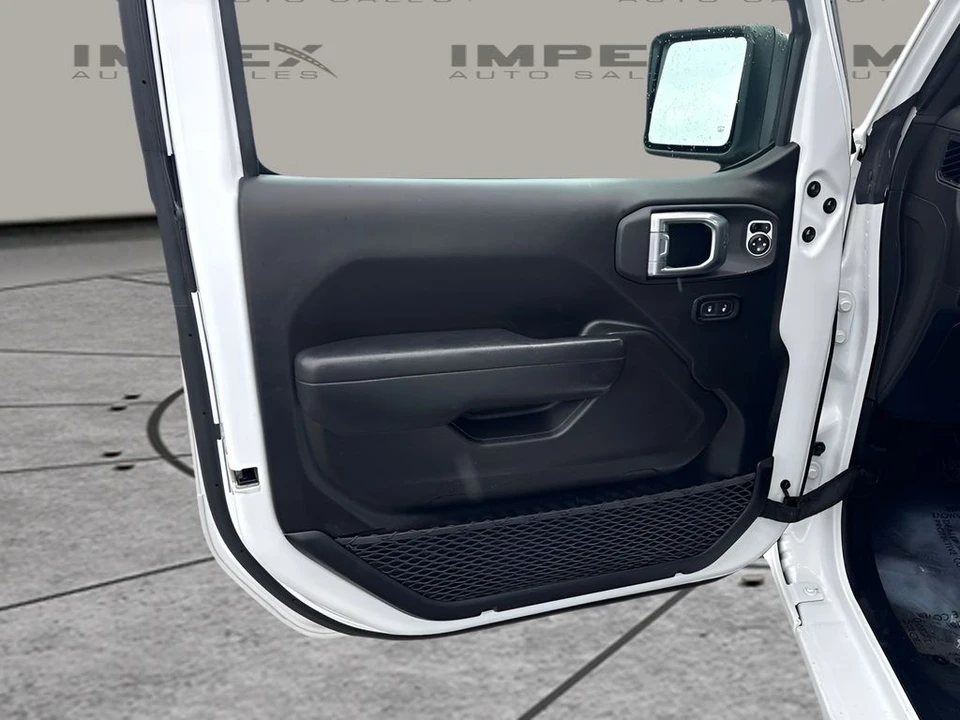 2025 Jeep JL Wrangler - Image 23 of 31