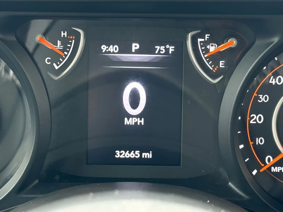 2025 Jeep JL Wrangler - Image 22 of 31