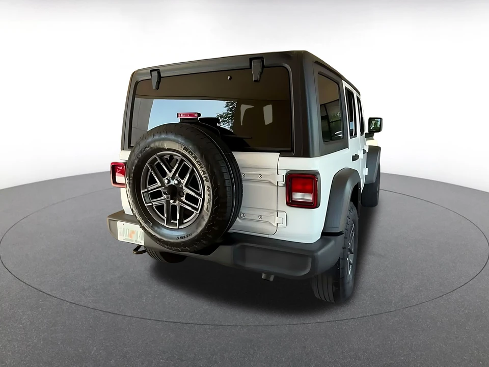 2025 Jeep JL Wrangler - Image 16 of 31