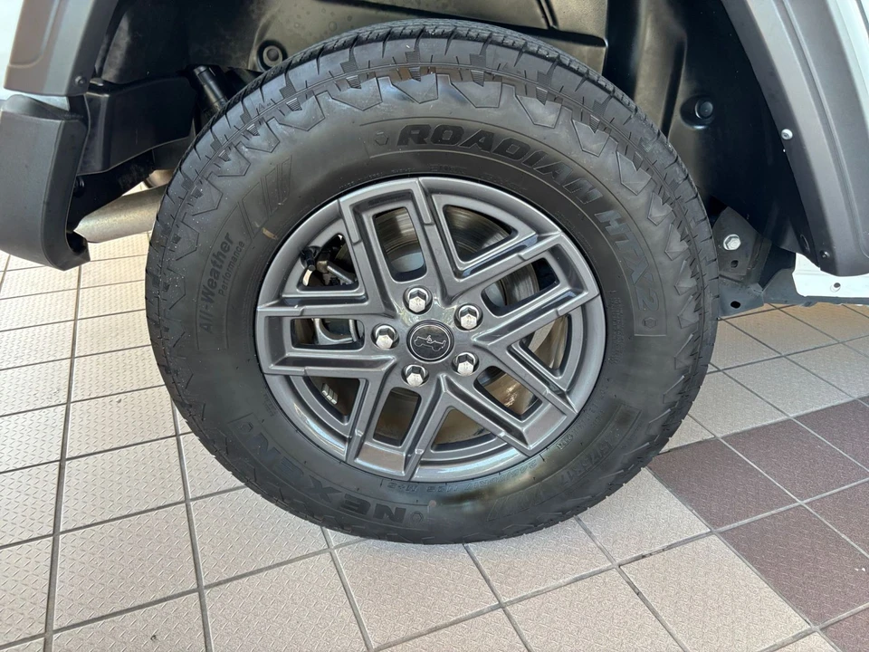 2025 Jeep JL Wrangler - Image 30 of 31