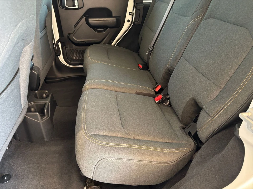 2025 Jeep JL Wrangler - Image 26 of 31