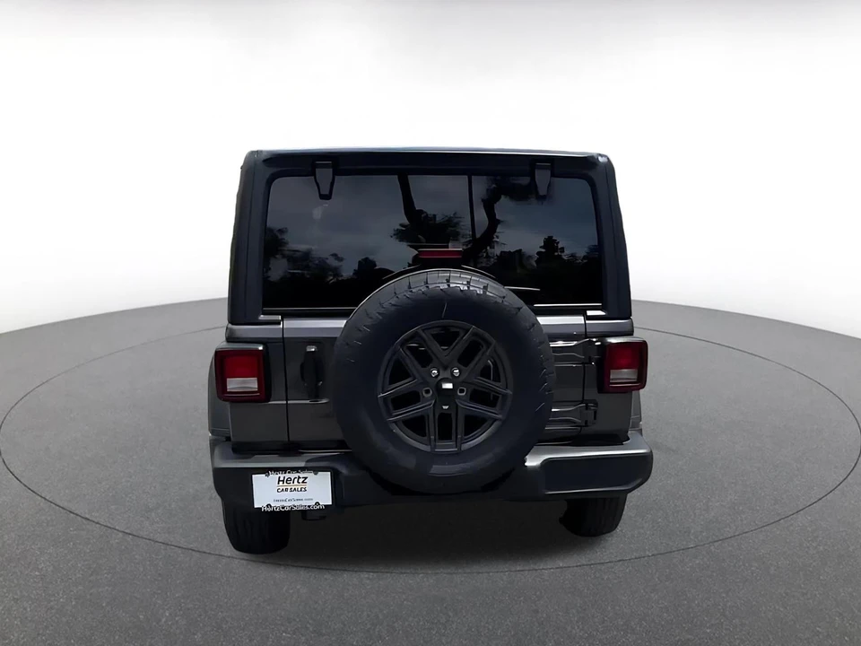 2025 Jeep JL Wrangler - Image 14 of 31
