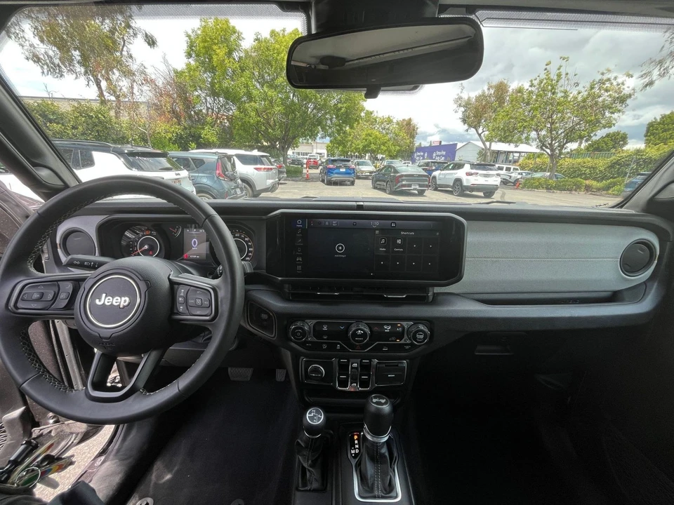 2025 Jeep - Image 29 of 31