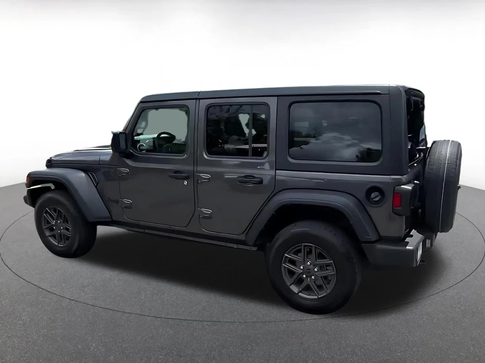 2025 Jeep JL Wrangler - Image 11 of 31