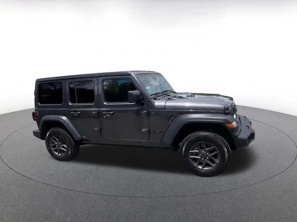 2025 Jeep JL Wrangler - Image 2 of 31