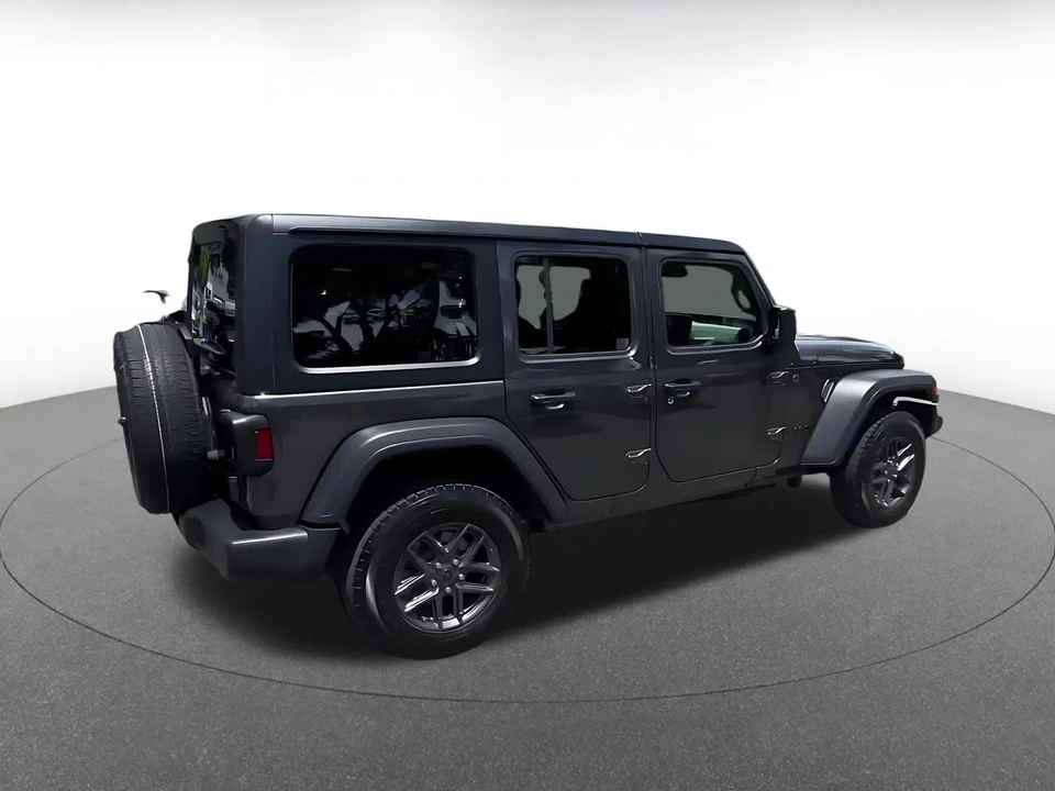 2025 Jeep JL Wrangler - Image 16 of 31