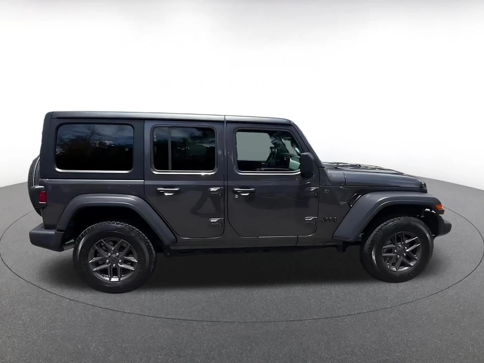 2025 Jeep - Image 15 of 31