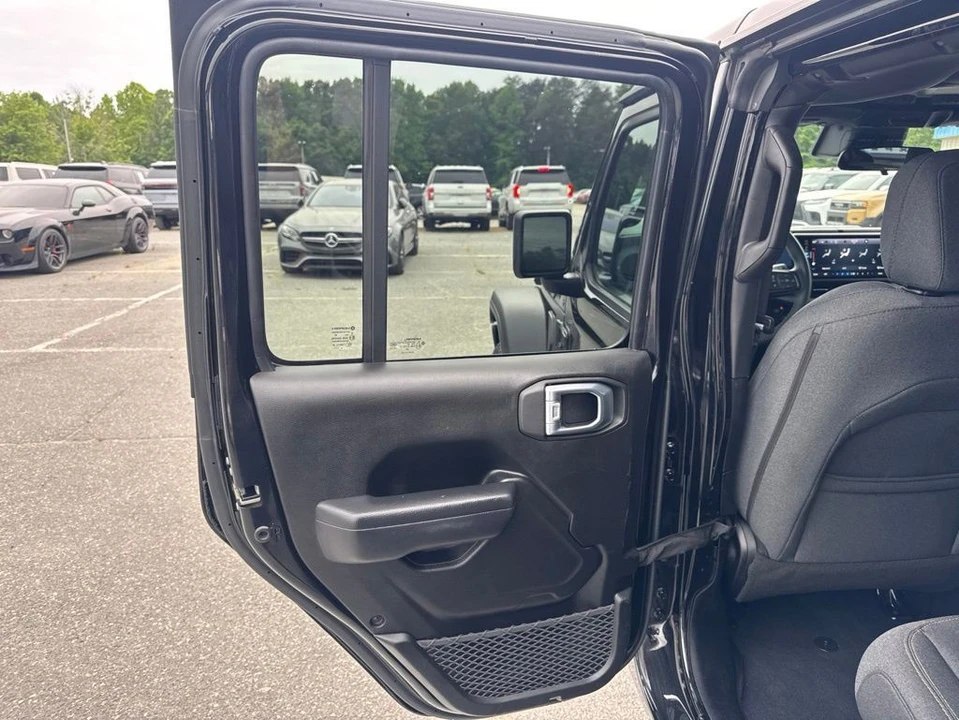 2025 Jeep - Image 28 of 31