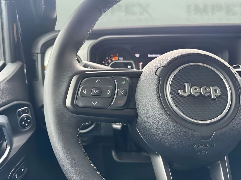 2025 Jeep JL Wrangler - Image 15 of 31
