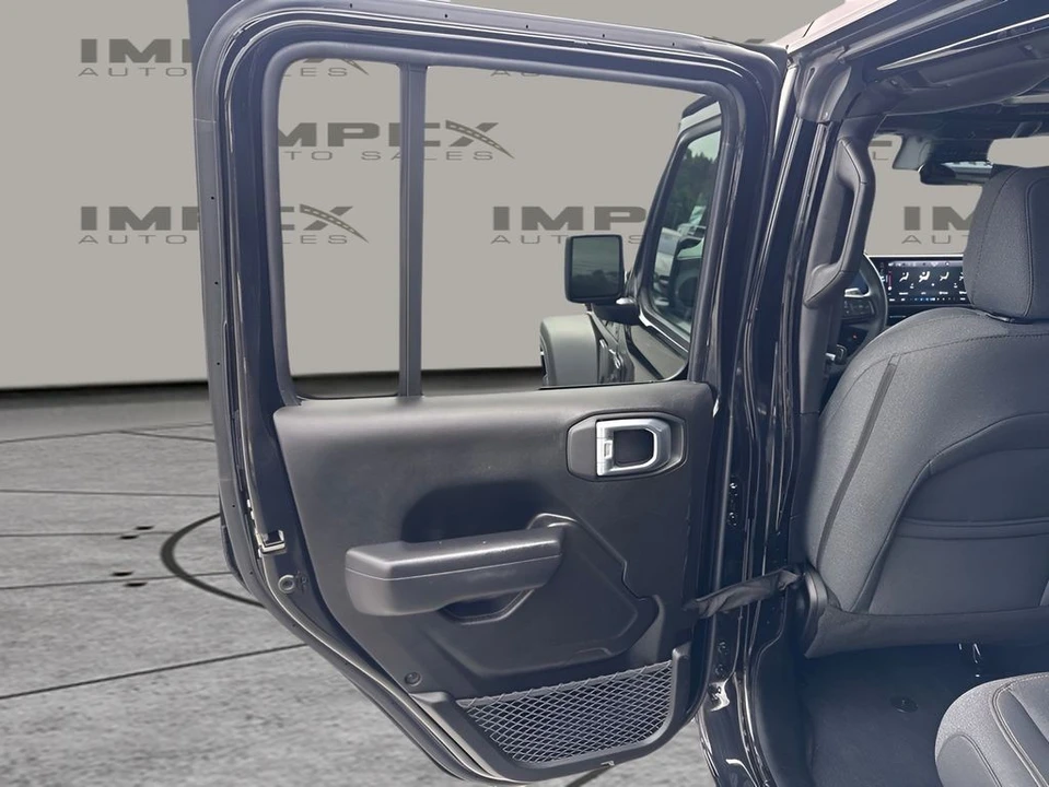 2025 Jeep JL Wrangler - Image 28 of 31