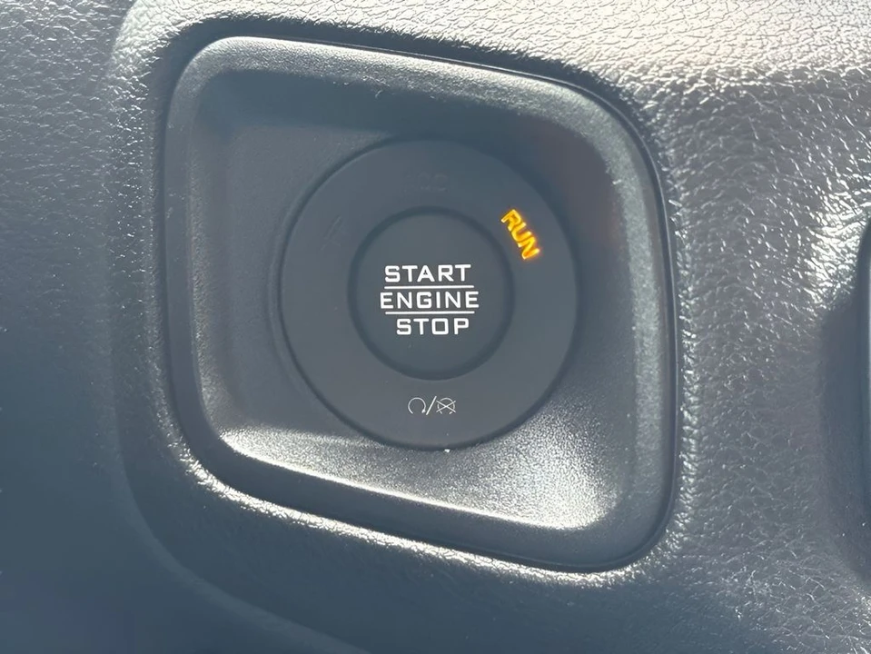 2025 Jeep - Image 22 of 31