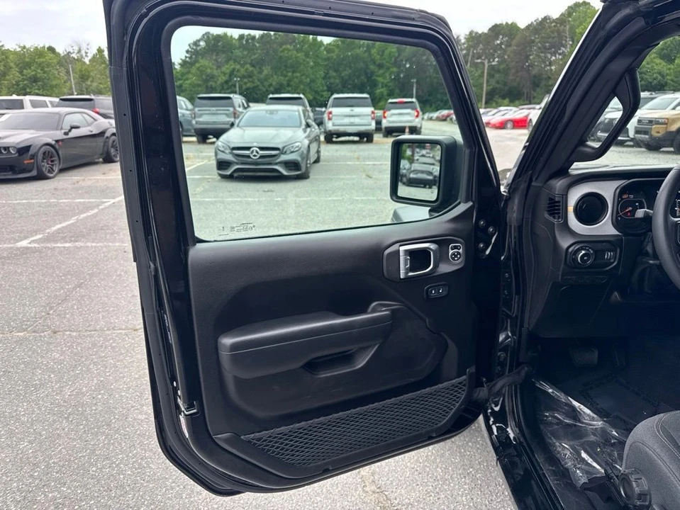2025 Jeep - Image 26 of 31