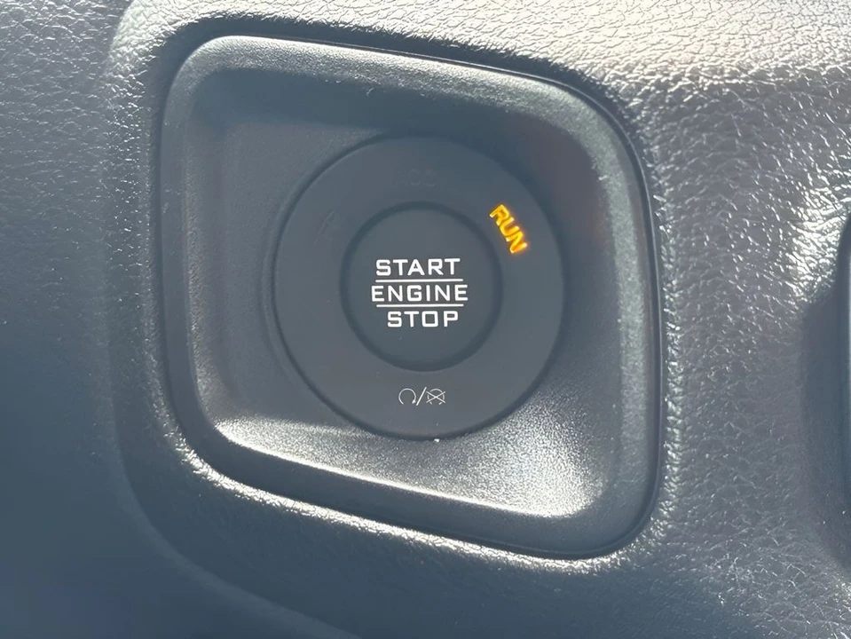 2025 Jeep JL Wrangler - Image 22 of 31