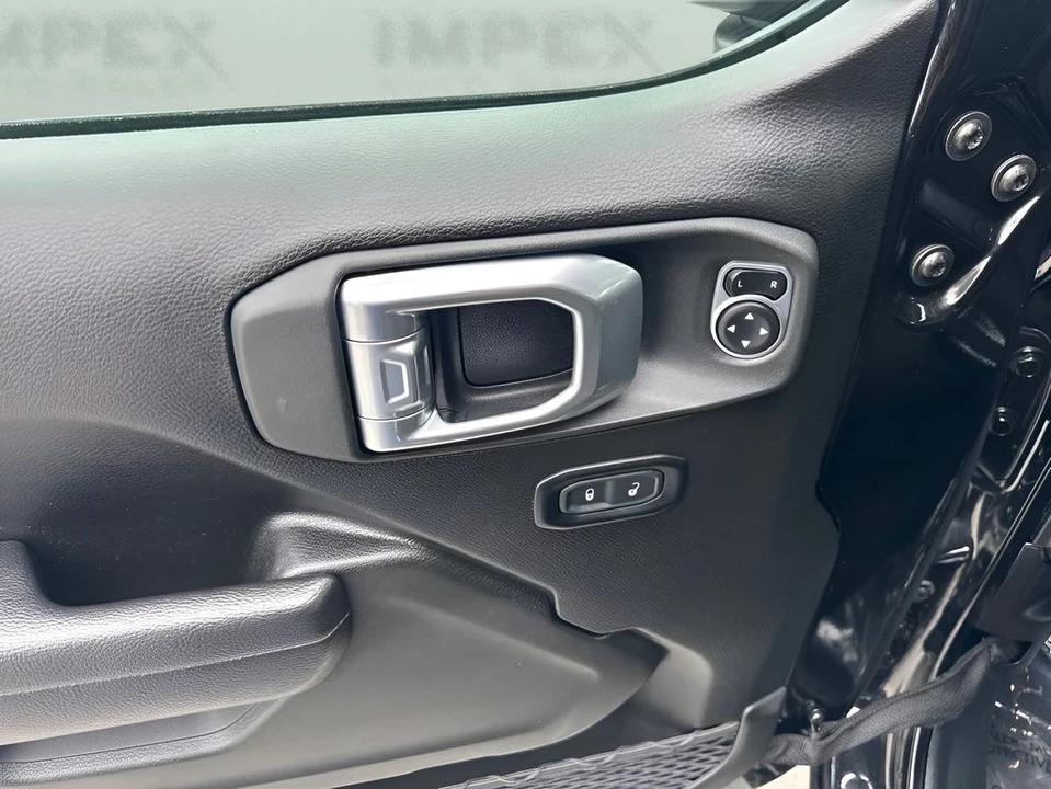 2025 Jeep JL Wrangler - Image 27 of 31
