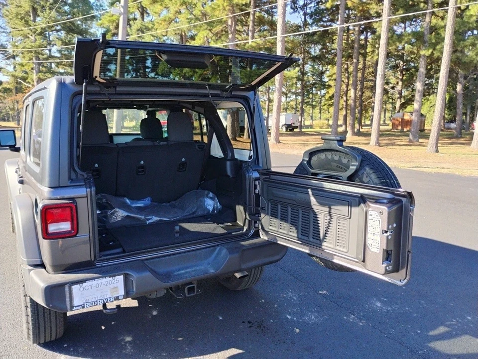 2025 Jeep JL Wrangler - Image 12 of 12