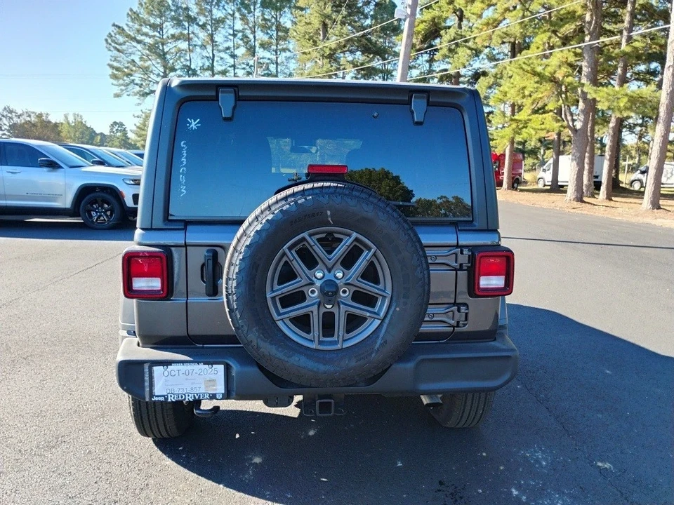 2025 Jeep JL Wrangler - Image 6 of 12