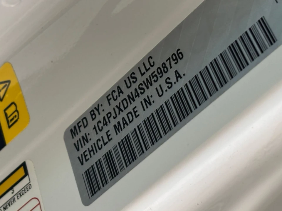 2025 Jeep JL Wrangler - Image 24 of 31