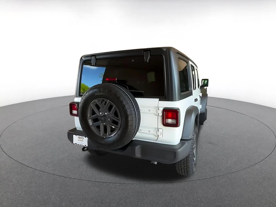 2025 Jeep JL Wrangler - Image 13 of 31