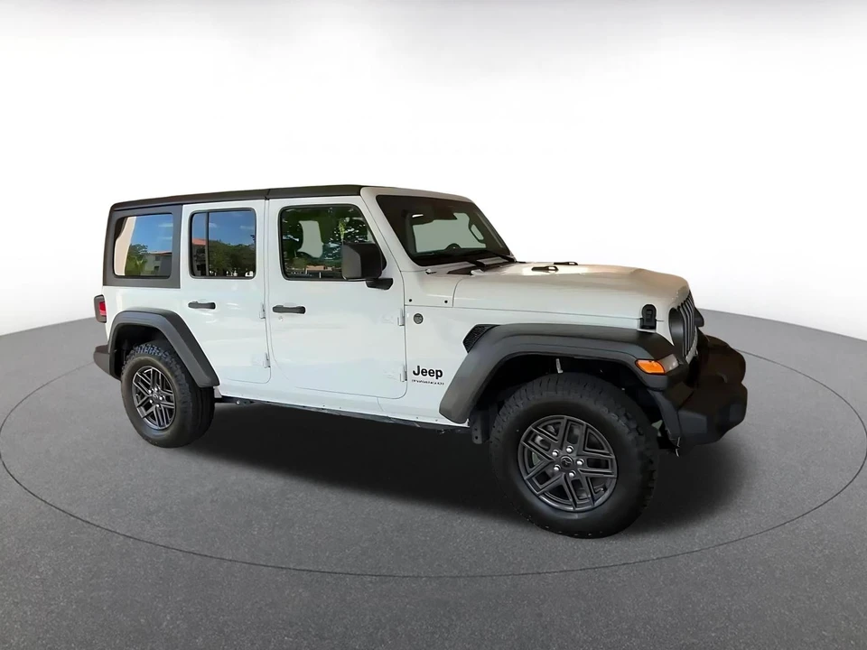 2025 Jeep JL Wrangler - Image 2 of 31