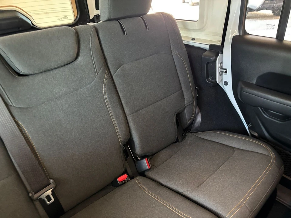 2025 Jeep JL Wrangler - Image 30 of 31